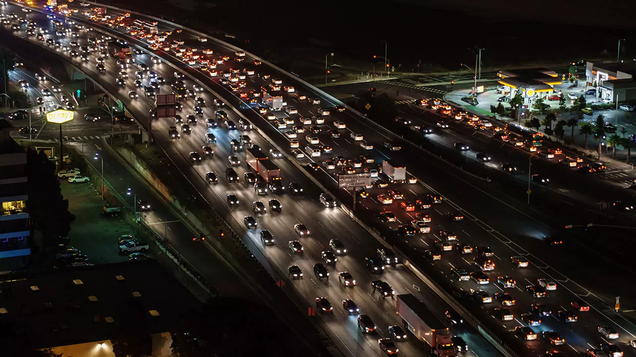 pixabay Stau Verkehr PKW LKW Autobahn Straße