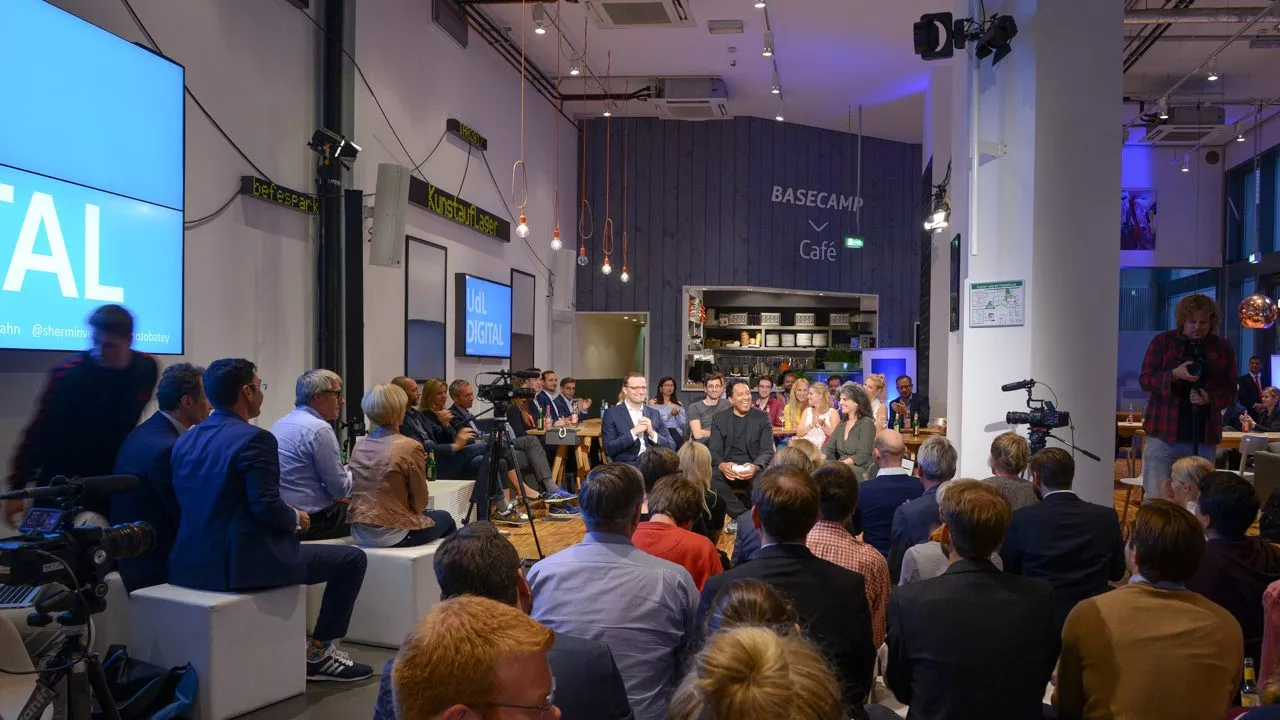 UdL Digital Talk - Cherno Jobatey mit Jens Spahn und Dr. Shermin Voshmgir