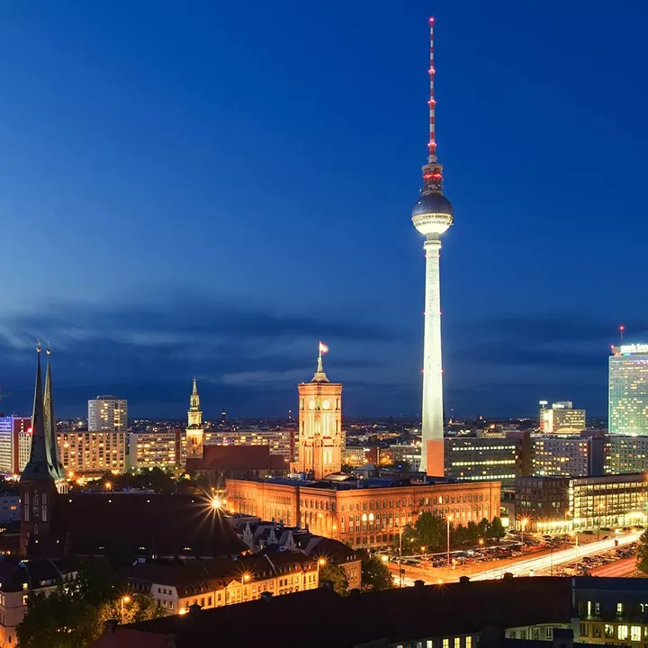 Berlin Nacht shutterstock