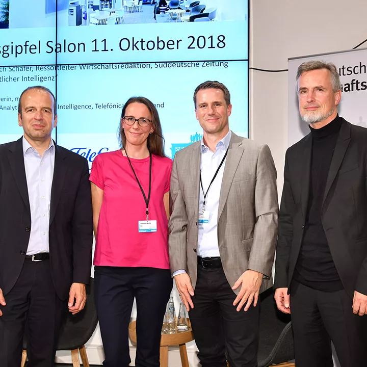 SZ-Wirtschaftsgipfel-Salon_11102018_Moeglichkeiten+Grenzen-KI_0680-2540x1000-HEADER
