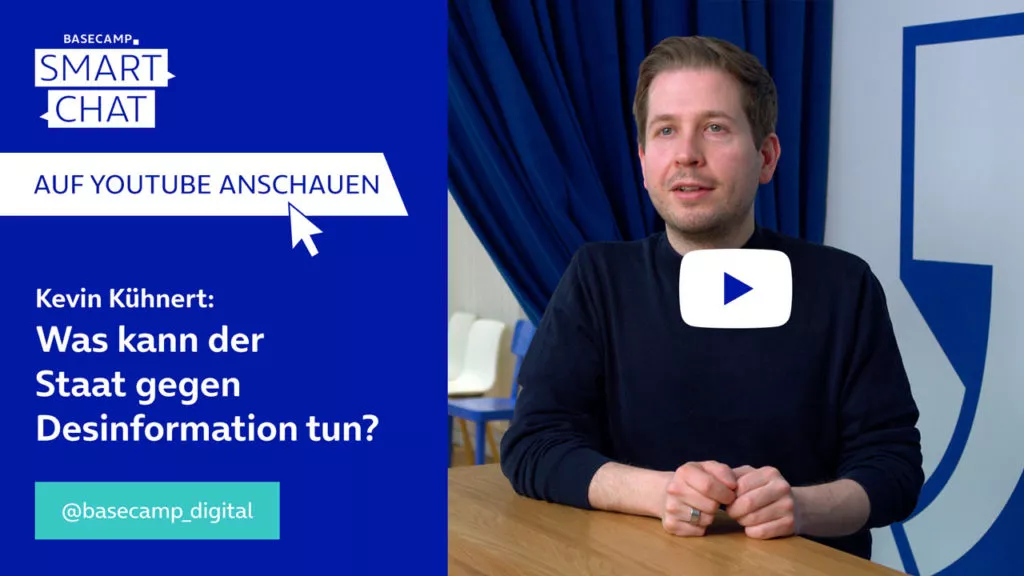 SMART CHAT mit Kevin Kühnert zum Thema “Was kann der Staat gegen Desinformation tun?” auf YouTube aufrufen.