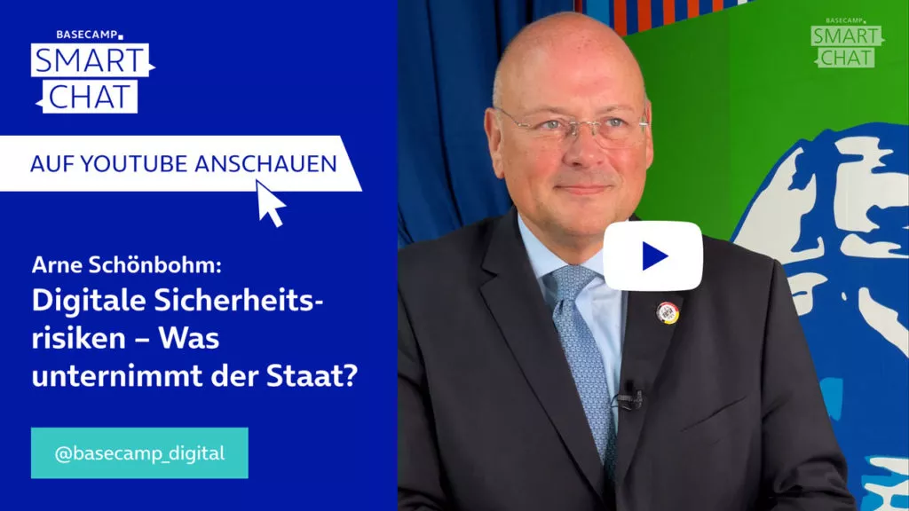 SMART CHAT mit Arne Schönbohm zum Thema “Digitale Sicherheitsrisiken – Was unternimmt der Staat?” auf YouTube aufrufen.