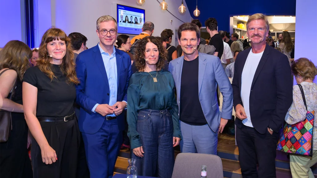 v.l.n.r.: Kerstin Wolter, Stefan Evers, Bettina Jarasch, Steffen Krach und Gordon Repinski | Foto: Henrik Andree